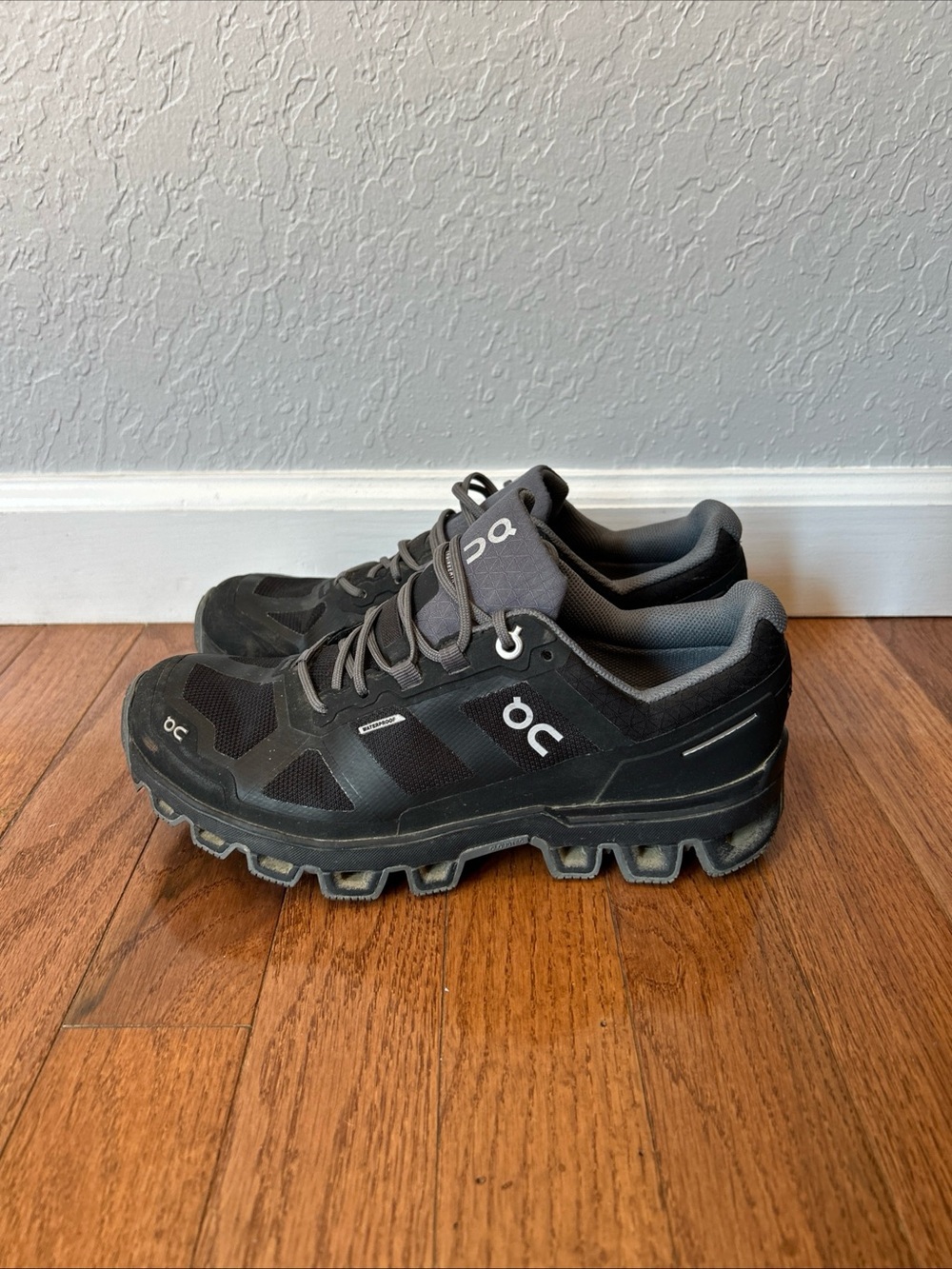 On Cloud Cloudventure Trail Running Shoes Sneakers Women's Size 6 Black
